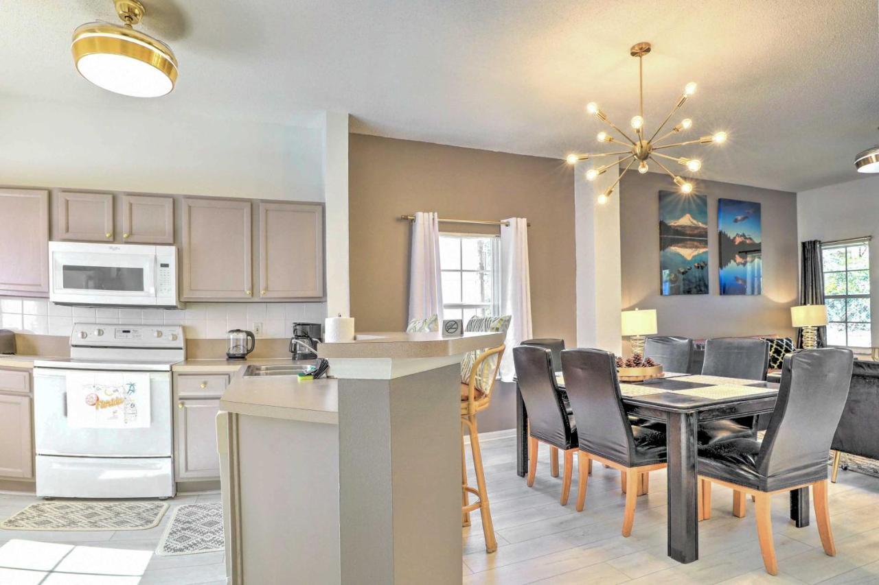 Bright Retreat Pool Access! Holiday home Kissimmee
