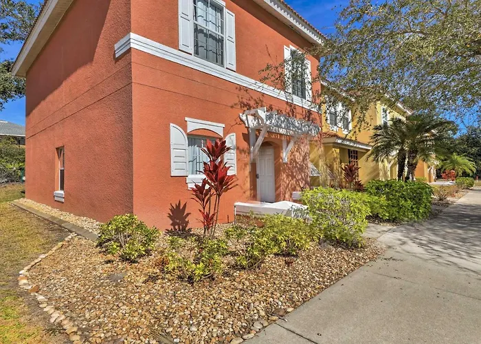 Bright Kissimmee Retreat Resort Pool Access!